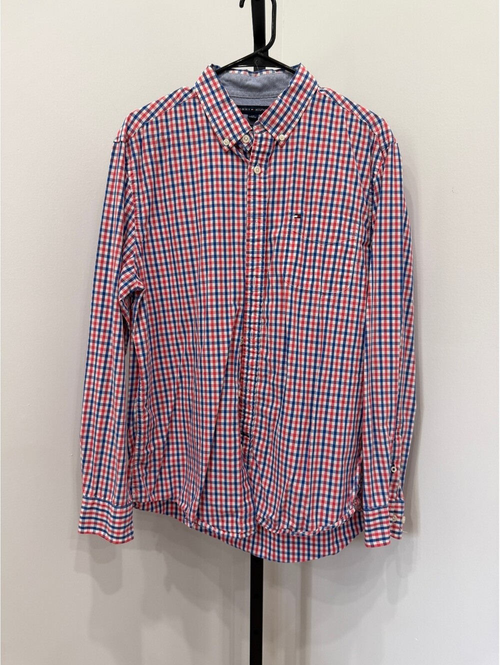Tommy Hilfiger Men's Custom Fit Button-Down Shirt Large Red Blue Checkered